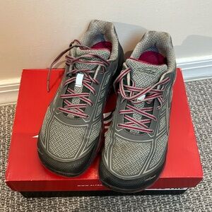 Altra Provision 3.5 Gray Women’s US size 8